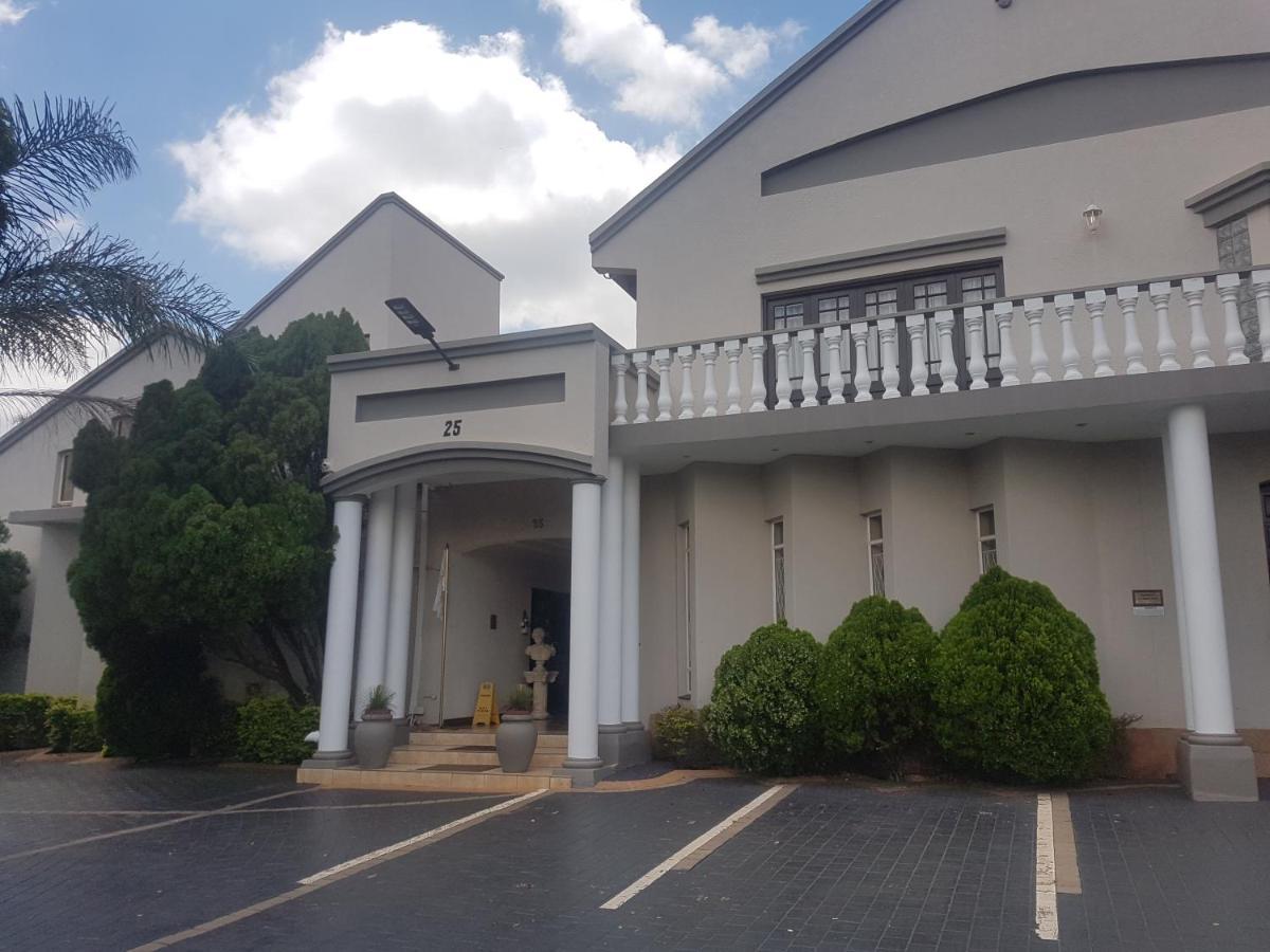 Cornerstone Guest Lodge Преторія Екстер'єр фото