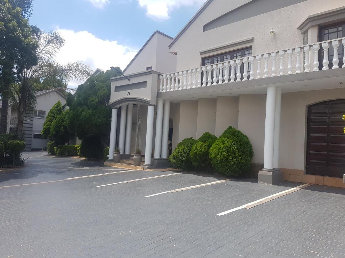 Cornerstone Guest Lodge Преторія Екстер'єр фото