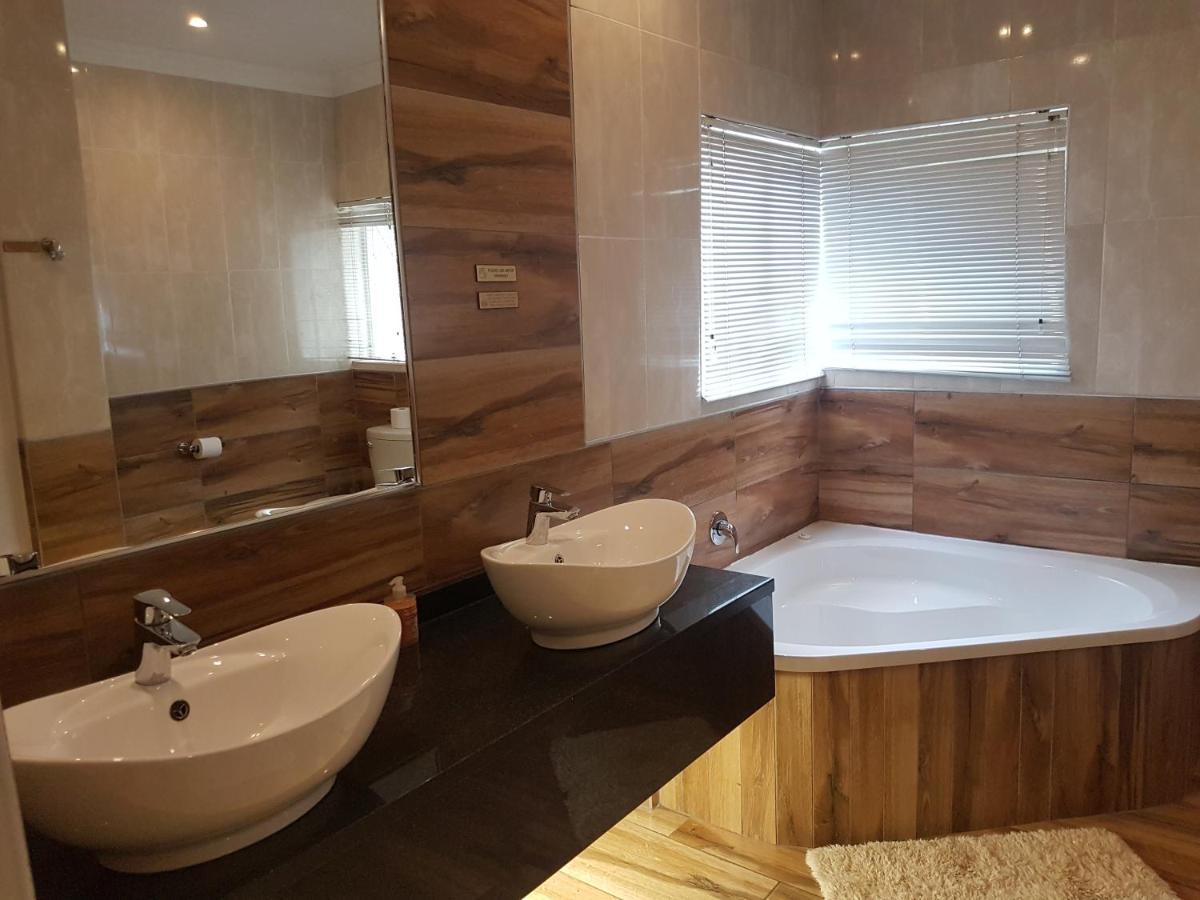 Cornerstone Guest Lodge Преторія Екстер'єр фото